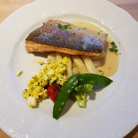 Отель Restaurant The Kings Head Вурен