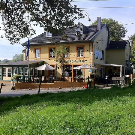 Отель Restaurant The Kings Head Вурен